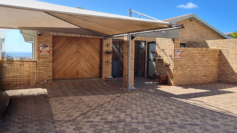 3 Bedroom Property for Sale in Hartenbos Heuwels Western Cape